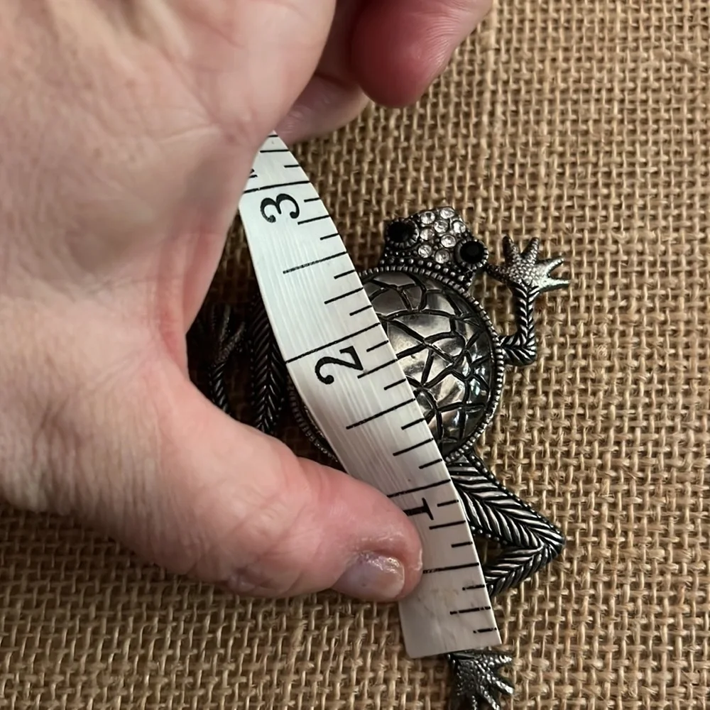 Vintage Frog Brooch - Picture 2 of 3